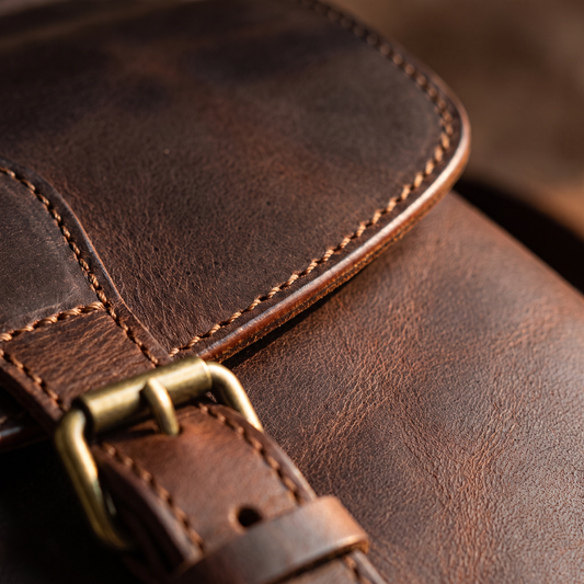Anzio leather detail