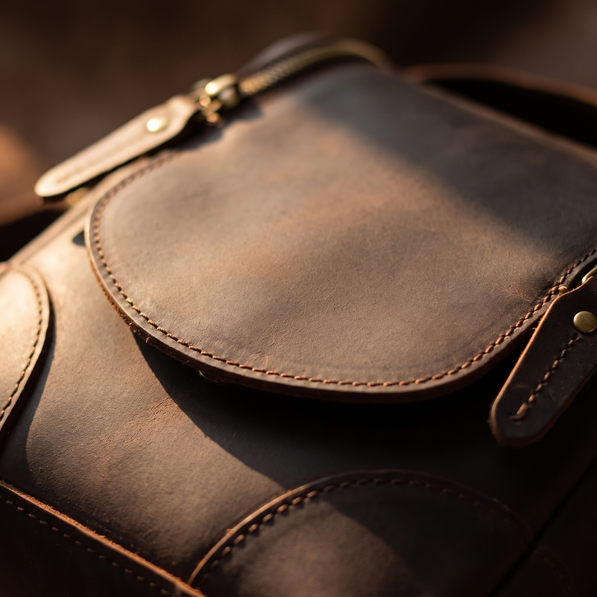 Lucera leather detail